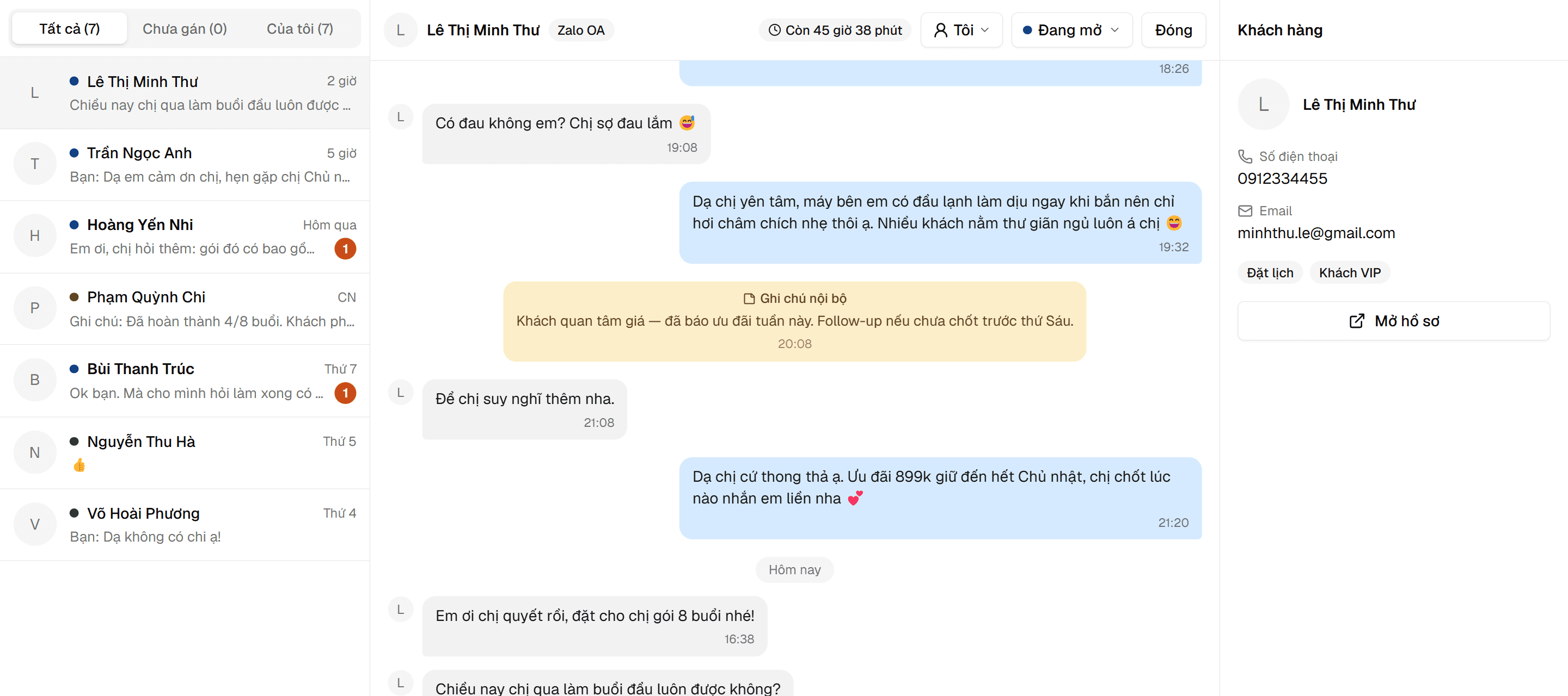 Màn hình Hộp thư iFan: hội thoại khách với bong bóng chat và ghi chú nội bộ